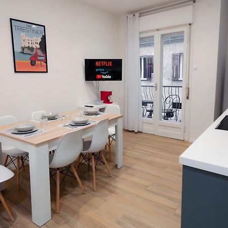 Centro Storico Moderno Trilocale Con Balcone Apartment ตรีเอสเต ภายนอก รูปภาพ