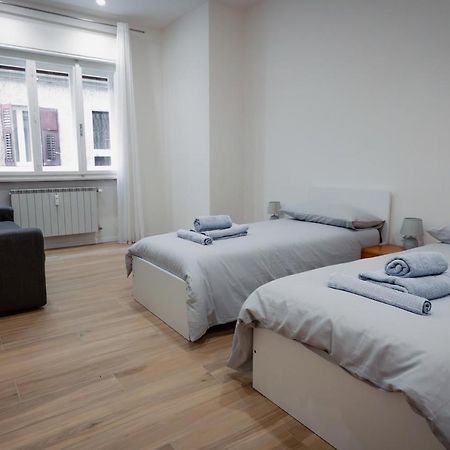 Centro Storico Moderno Trilocale Con Balcone Apartment ตรีเอสเต ภายนอก รูปภาพ