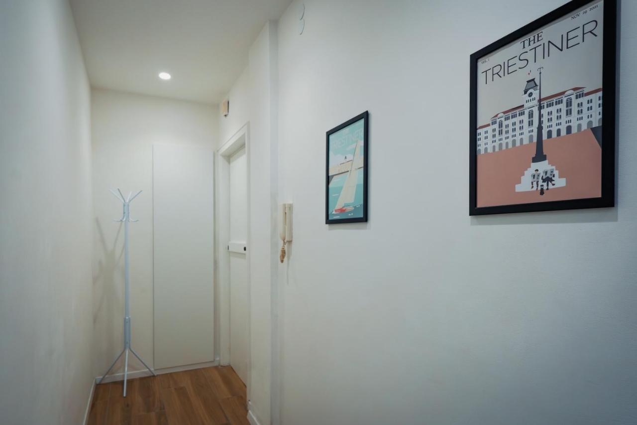 Centro Storico Moderno Trilocale Con Balcone Apartment ตรีเอสเต ภายนอก รูปภาพ