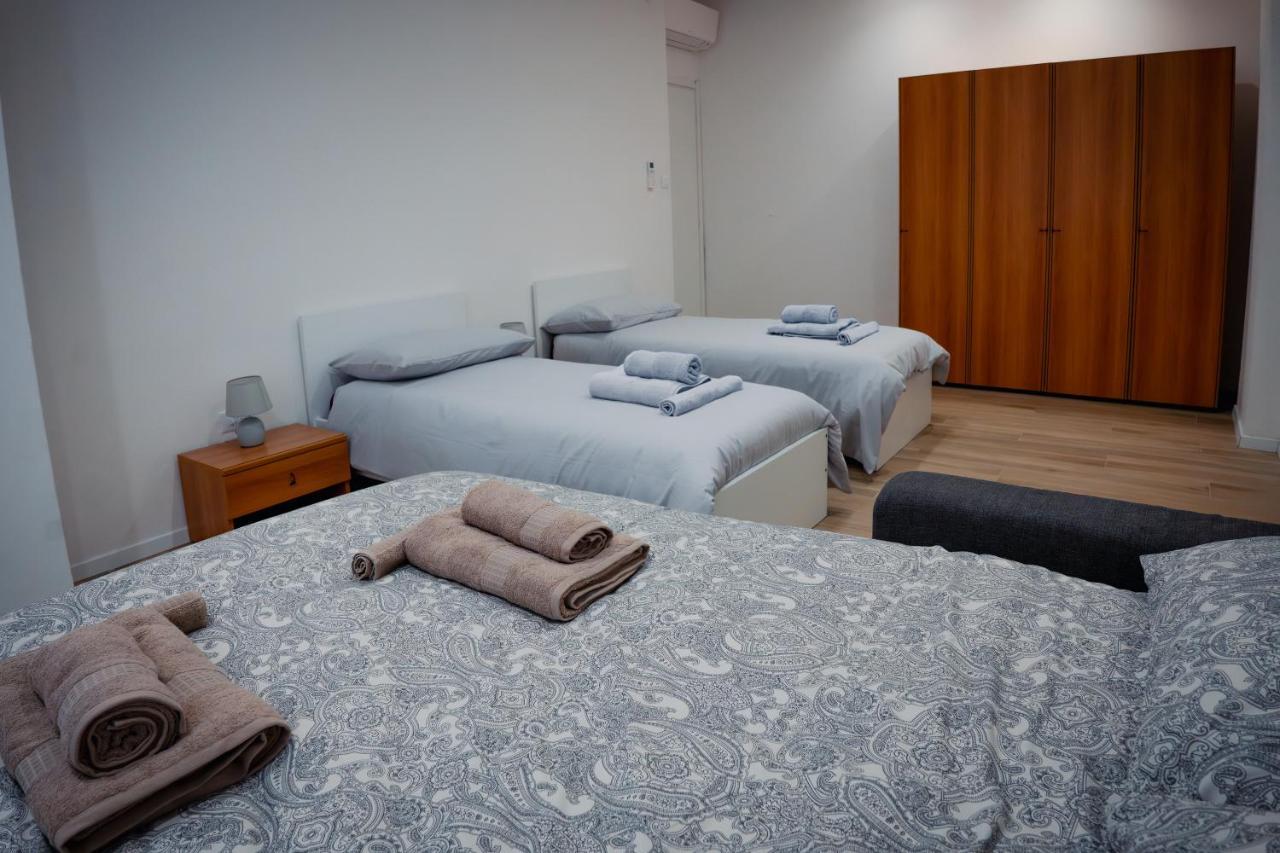 Centro Storico Moderno Trilocale Con Balcone Apartment ตรีเอสเต ภายนอก รูปภาพ